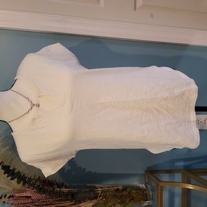 OLD NAVY CREAM V-NECK SHORT SLEEVE TOP